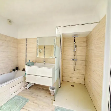 Casa vacanze Maison 4 A 10 Min A Pied De La Chocolatine